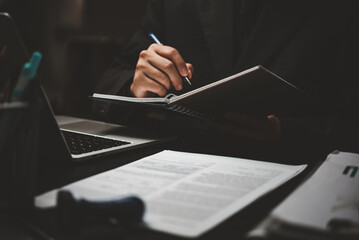 打乒乓球发球时手腕会晃