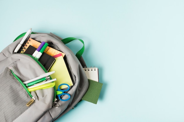 打乒乓球发球时手腕会晃